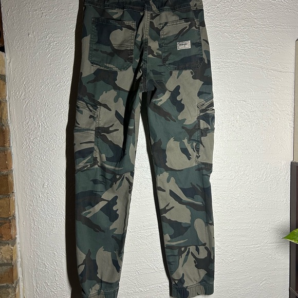 Wrangler Girls Camo Cargo Pants - Picture 2 of 5